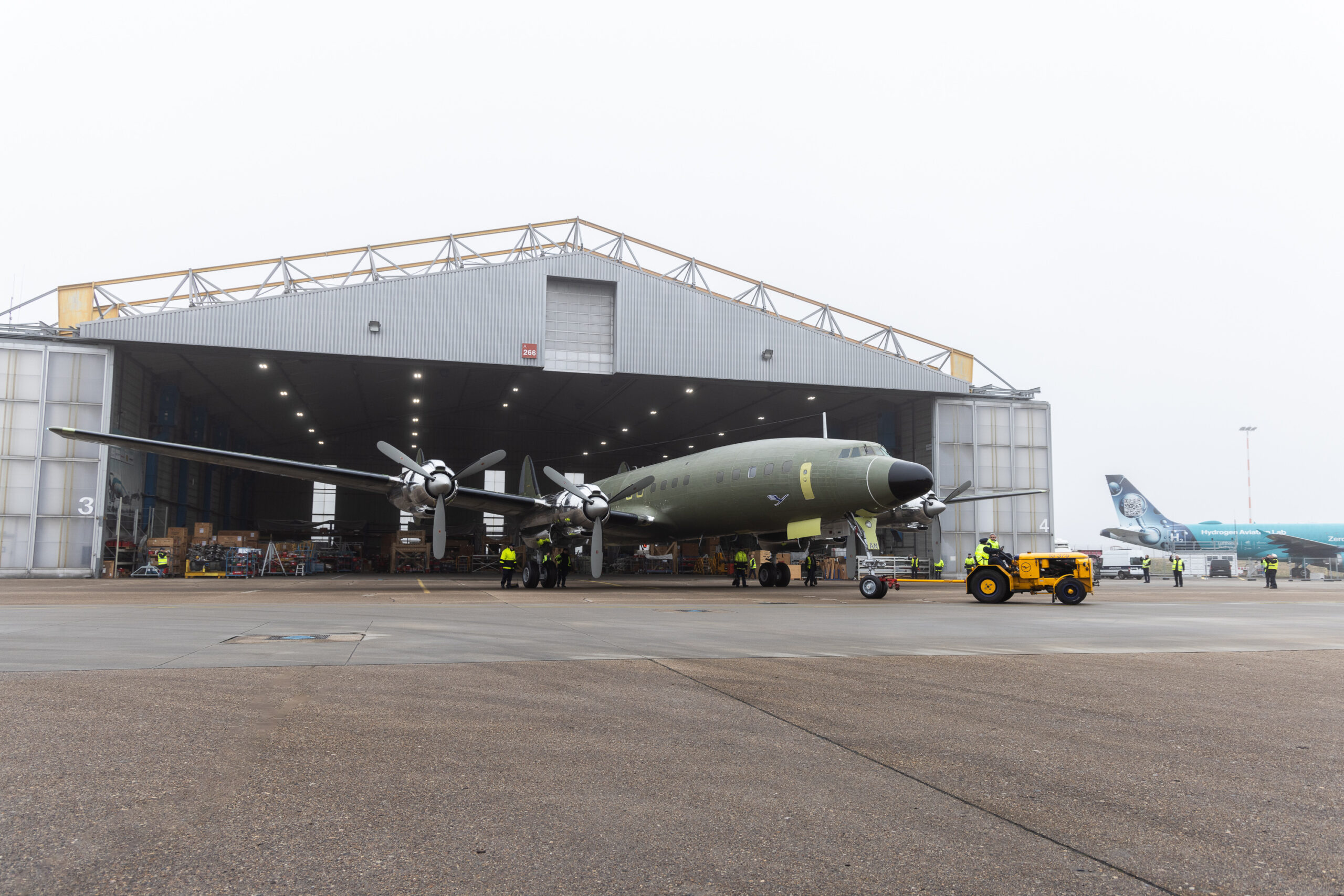 Lockheed Super Star at the hangar in Hamburg.