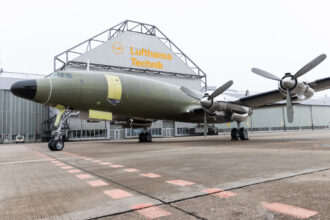 The Lockheed L-1649A Super Star at the hangar in Hamburg.