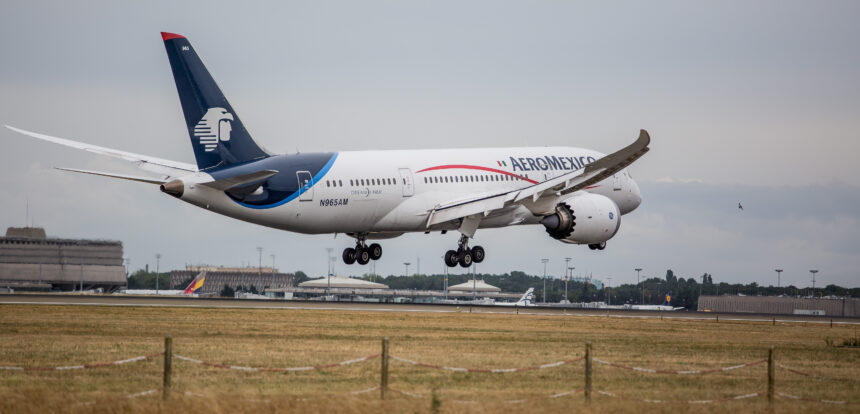Aeromexico aircraft recognized as the most on-time global airline in Cirium's 2024 report