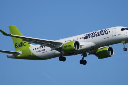 airBaltic a320-300 in flight