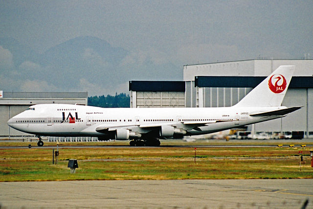 Boeing 777-300ER, legendary Boeing 777-300ER, Tokyo Haneda, meeting the sustainability goals, Airbus A350-1000