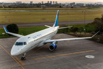 United Express Mesa Airlines Embraer E175