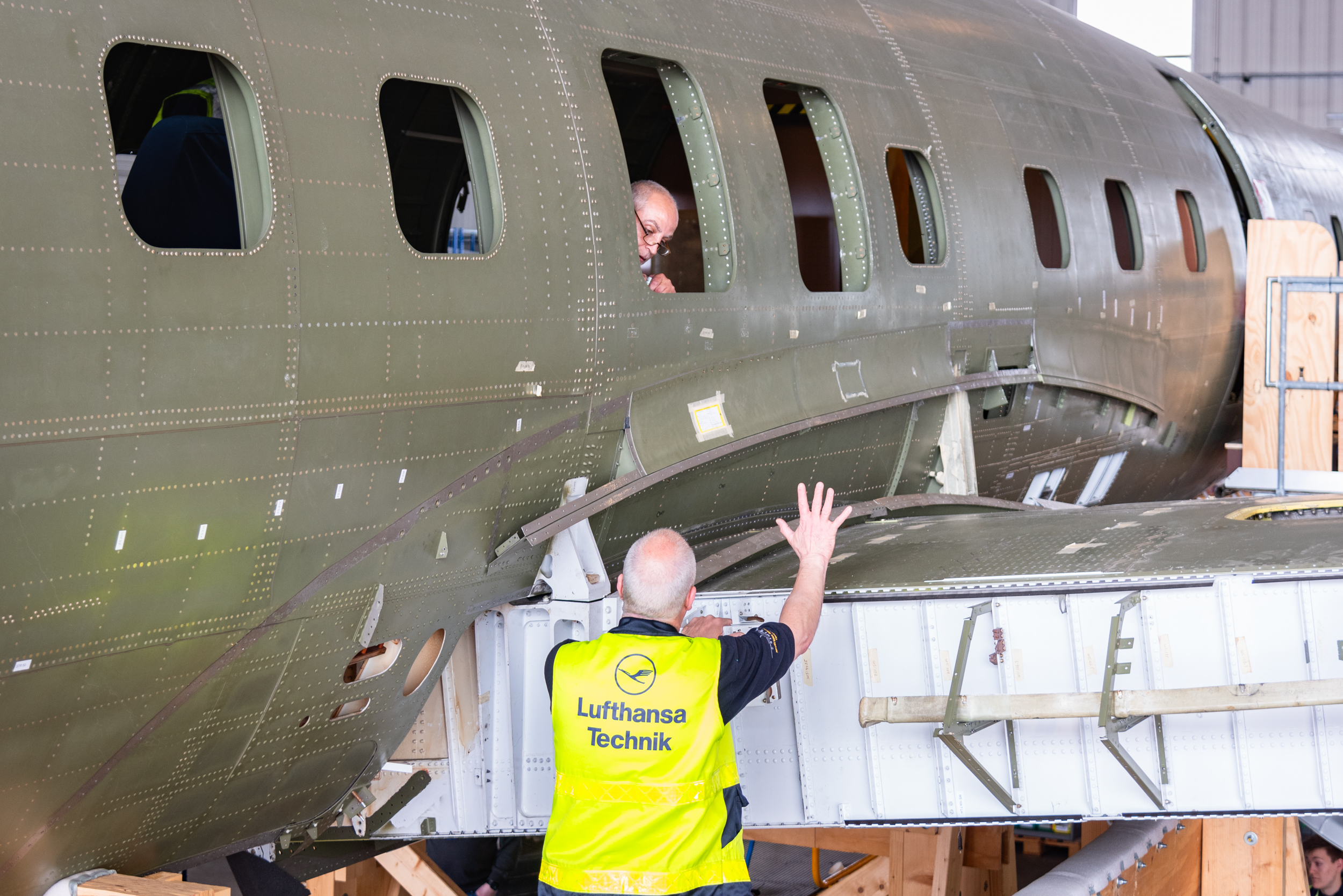 The meticulous building process of the aircraft © Lufthansa Technik