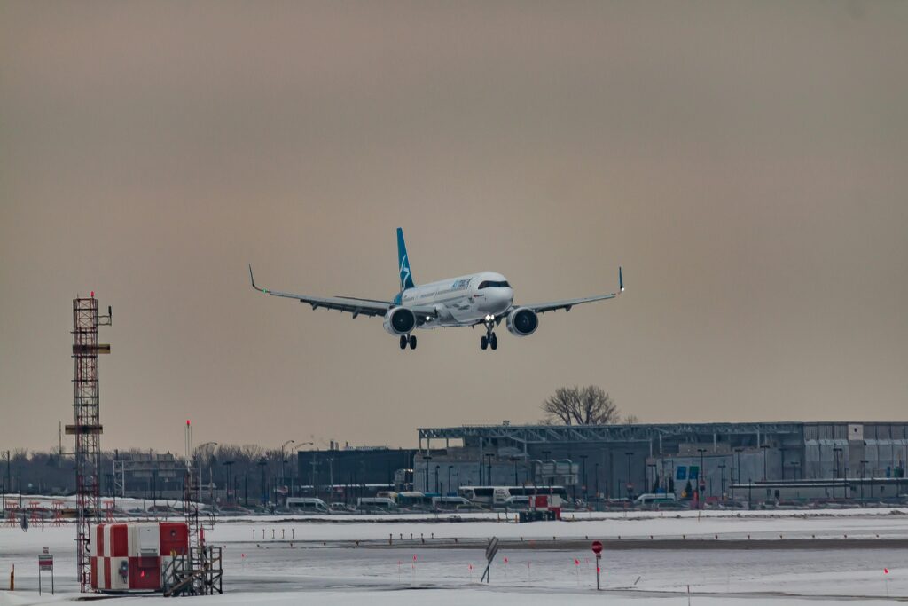 Air Transat landing into heavy snow