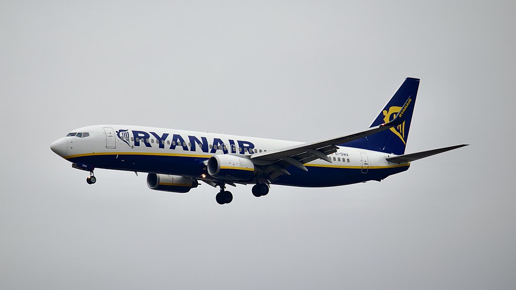 Ryanair B737 landing at Frankfurt