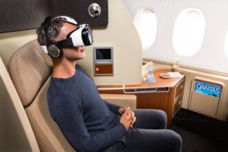 In-flight entertainment, immersive VR headsets © Qantas