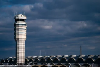 The control tower at Ronald Reagan Washington National Airport