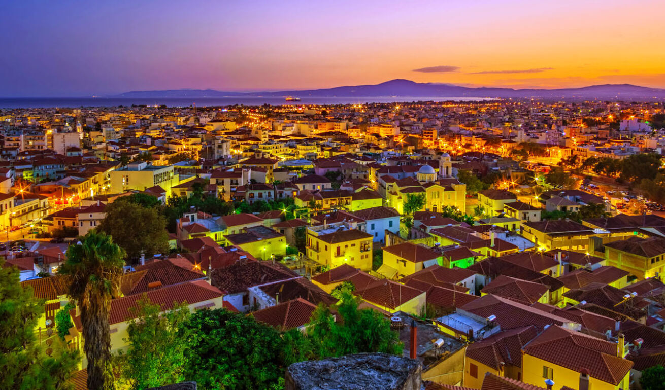 The night time skyline of Kalamata (©Visit Greece)