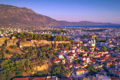 A sunset view over the stunning city of Kalamata, Greece (©Visit Greece)