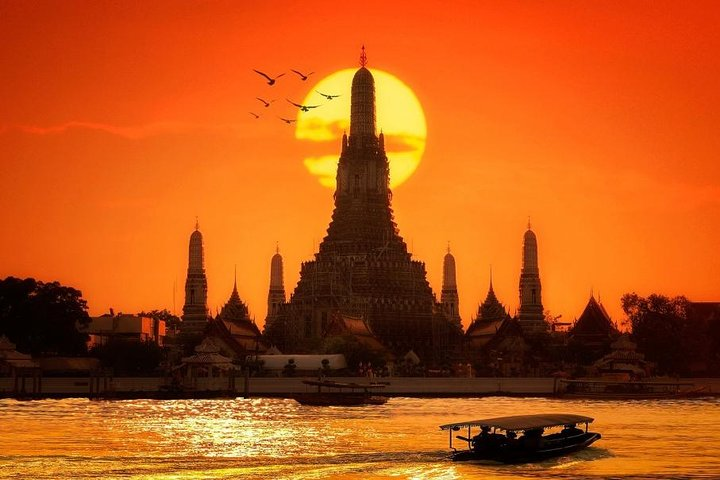 Wat Arun (The Temple of Dawn) Bangkok © Pelago