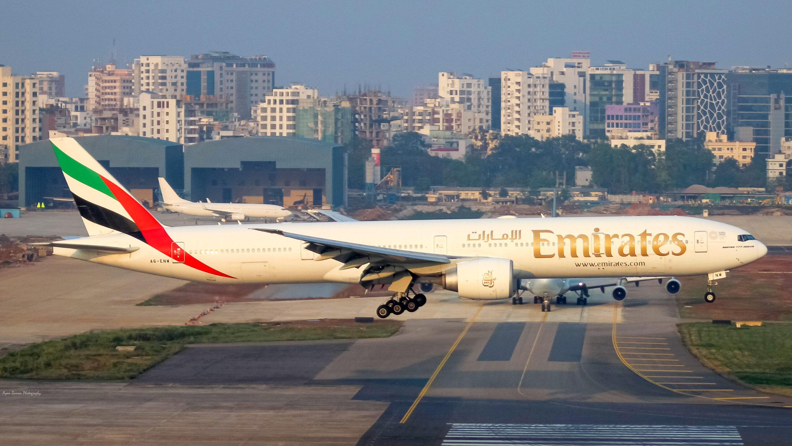 A6-ENW - Emirates - Boeing 777-31HER - MSN 41369 - VGHS.