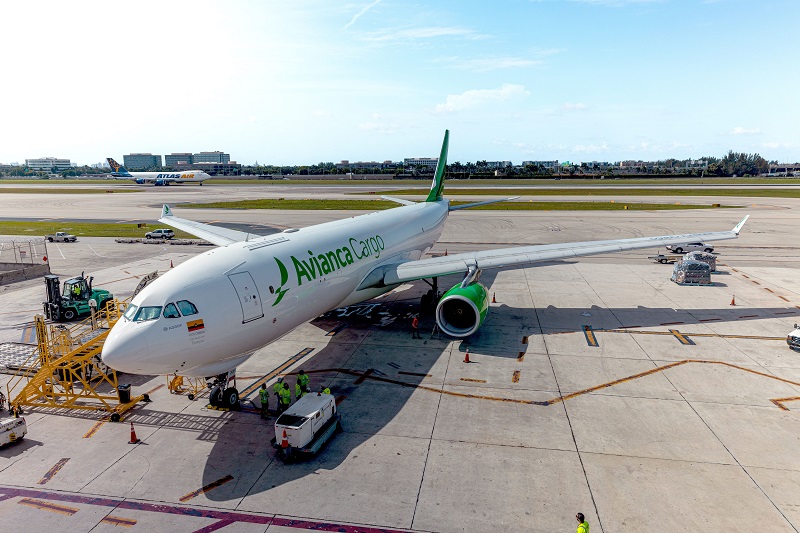 Avianca Cargo Loading