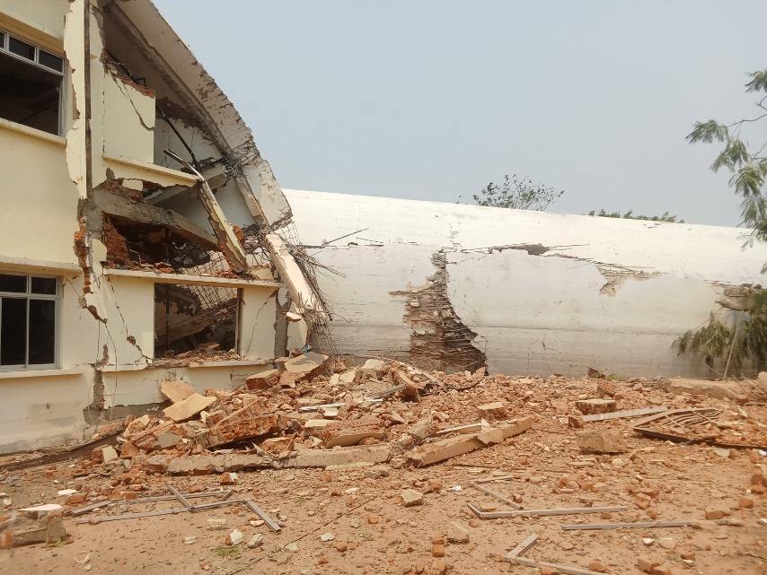 Naypyidaw International Airport structures collapsed with the earthquake that struck on friday.