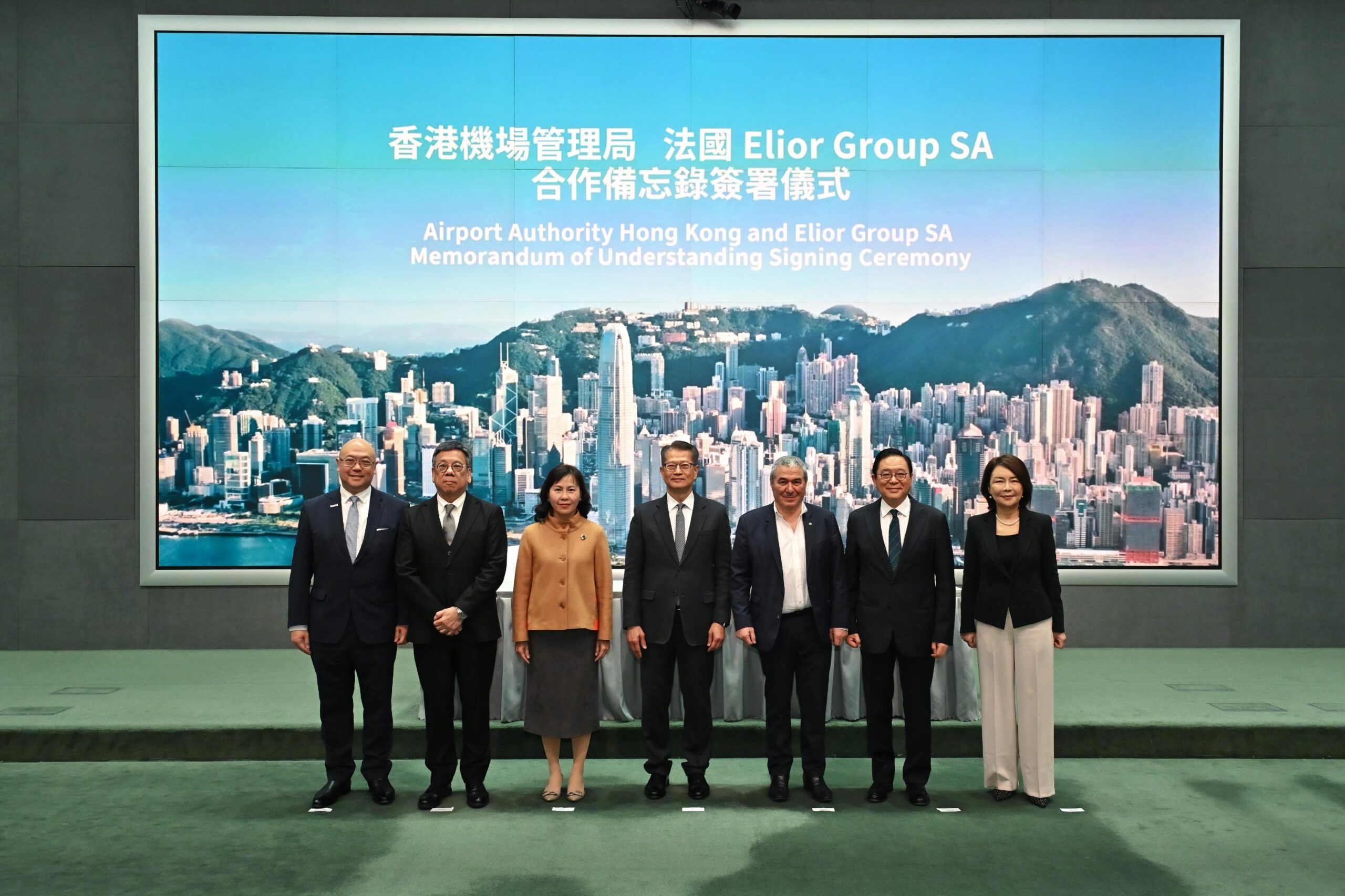 Signing of the Memorandum of Understanding between the Hong Kong Airport Authorities and Elior Group.
