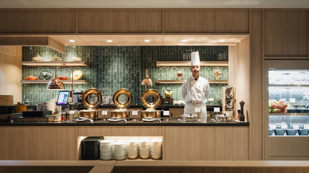 The food station at Taipei Songshan Airport's new lounge