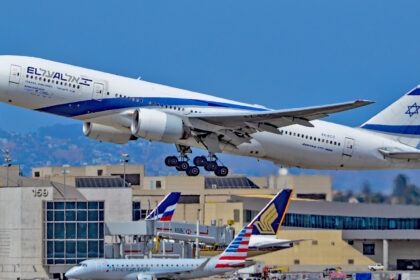 An EL AL Boeing 777-258 taking off from LAX.