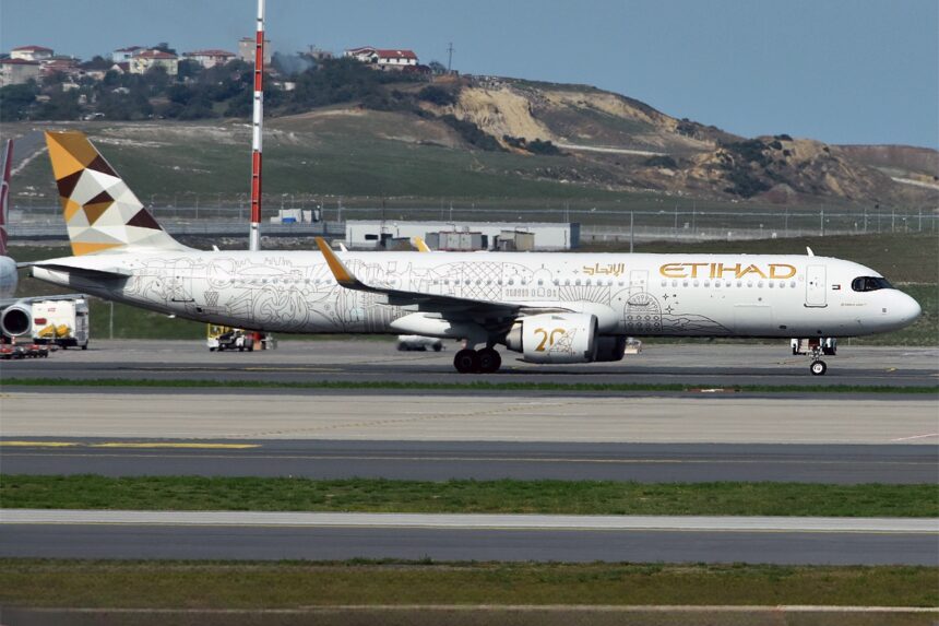 Etihad Airways (20 Years Livery), A6-AEN, Airbus A321-251N