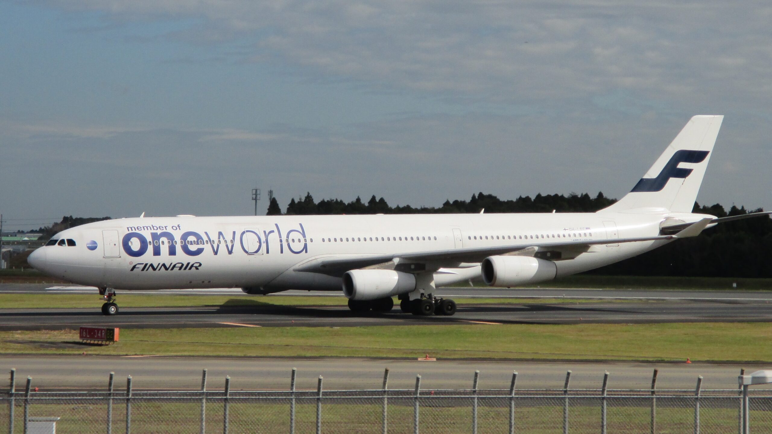 Finnair Airbus A340-300 (oneworld color) in Tokyo Narita Airport