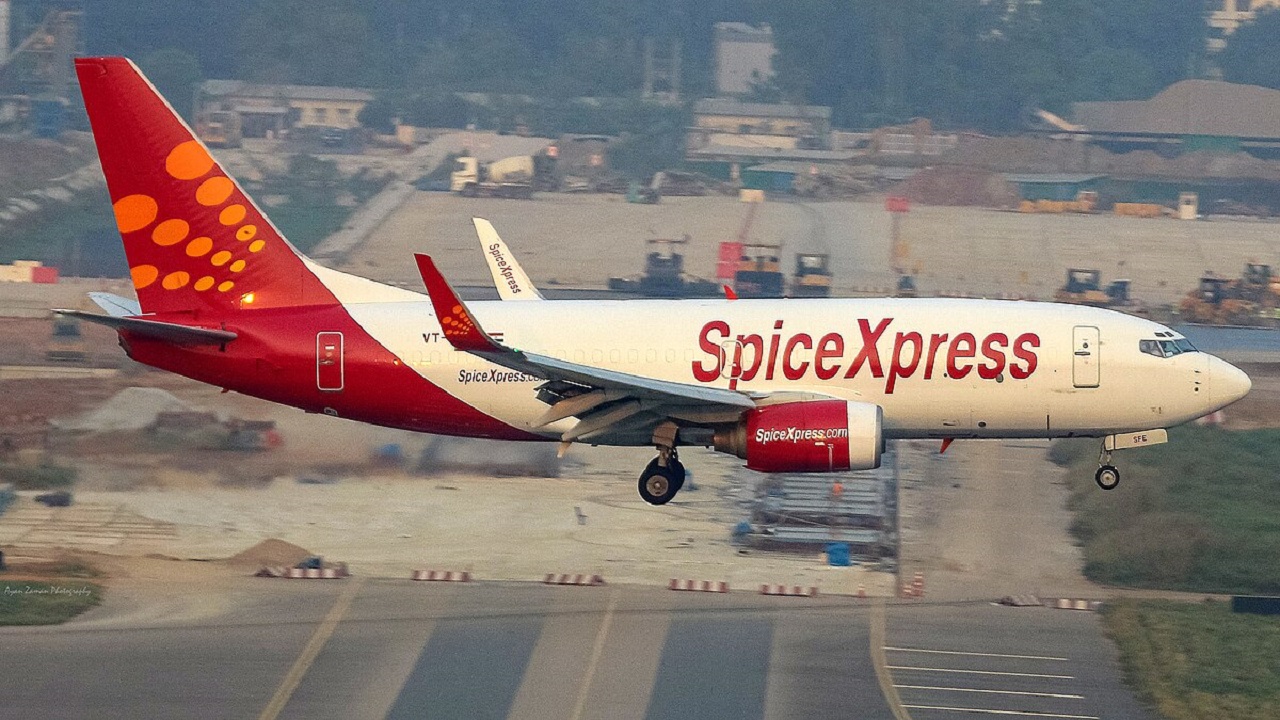 A Spice Xpress Boeing 737-75C aircraft in flight
