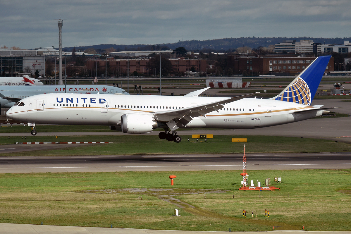 United Airlines, N27964, Boeing 787-9 Dreamliner
