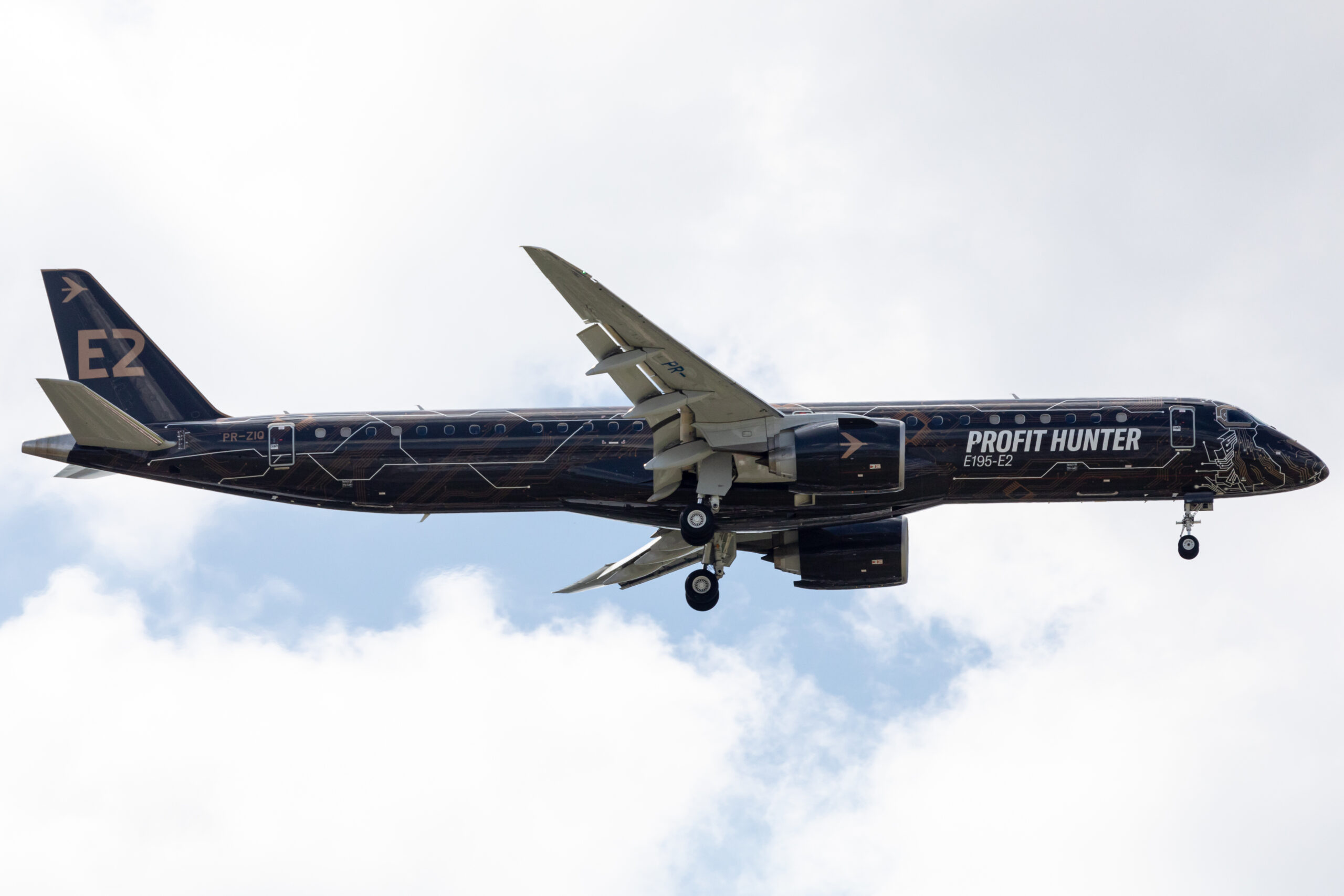 An image of an Embraer E195-E2 at the Paris Air Show 2019.
