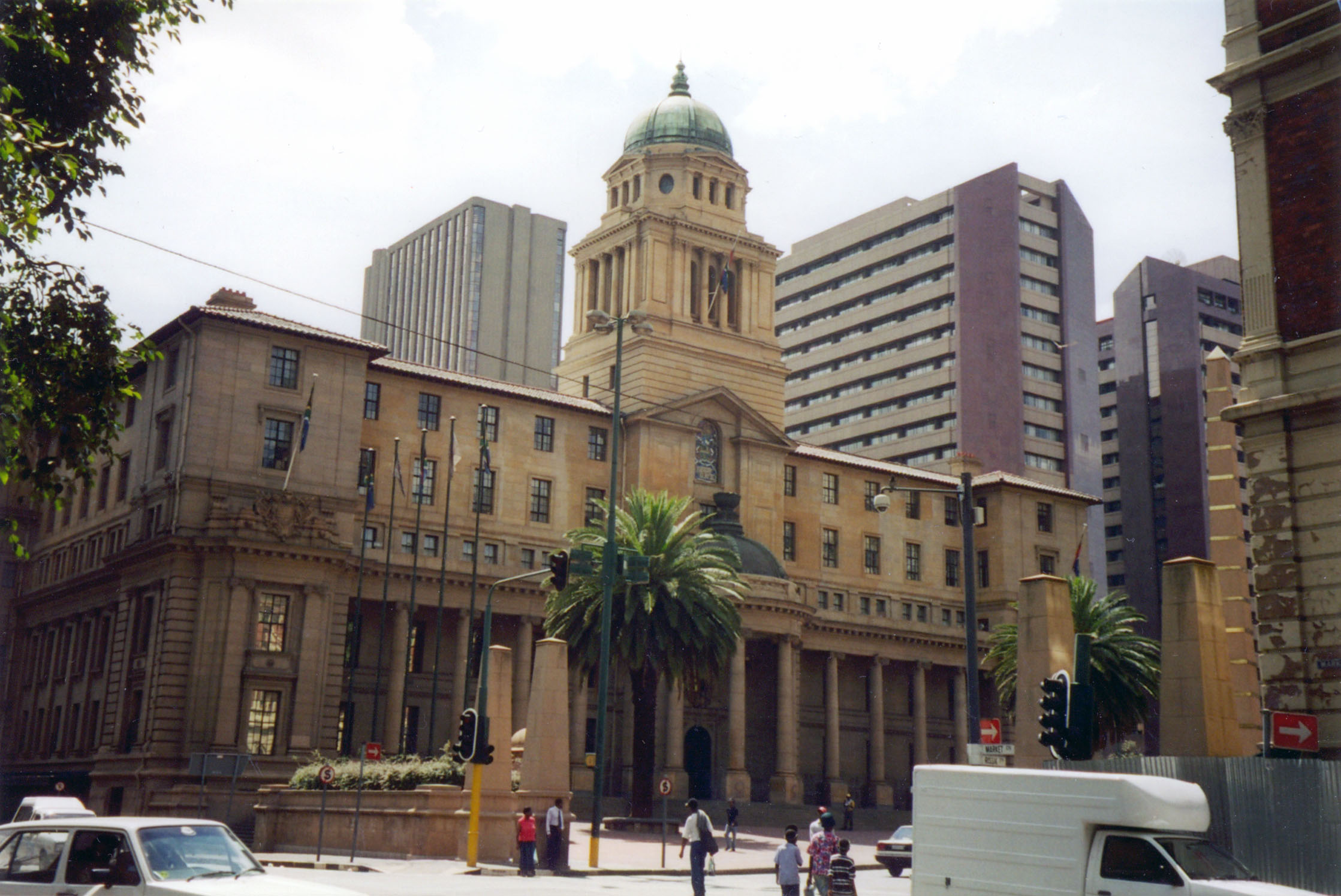 An image of Johannesburg's City Hall.
