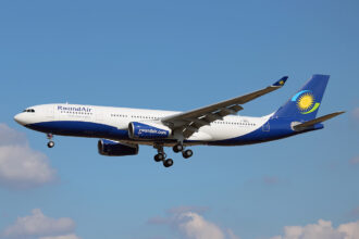 An image of a RwandAir Airbus A330-243 on final approach into Toulouse Airport