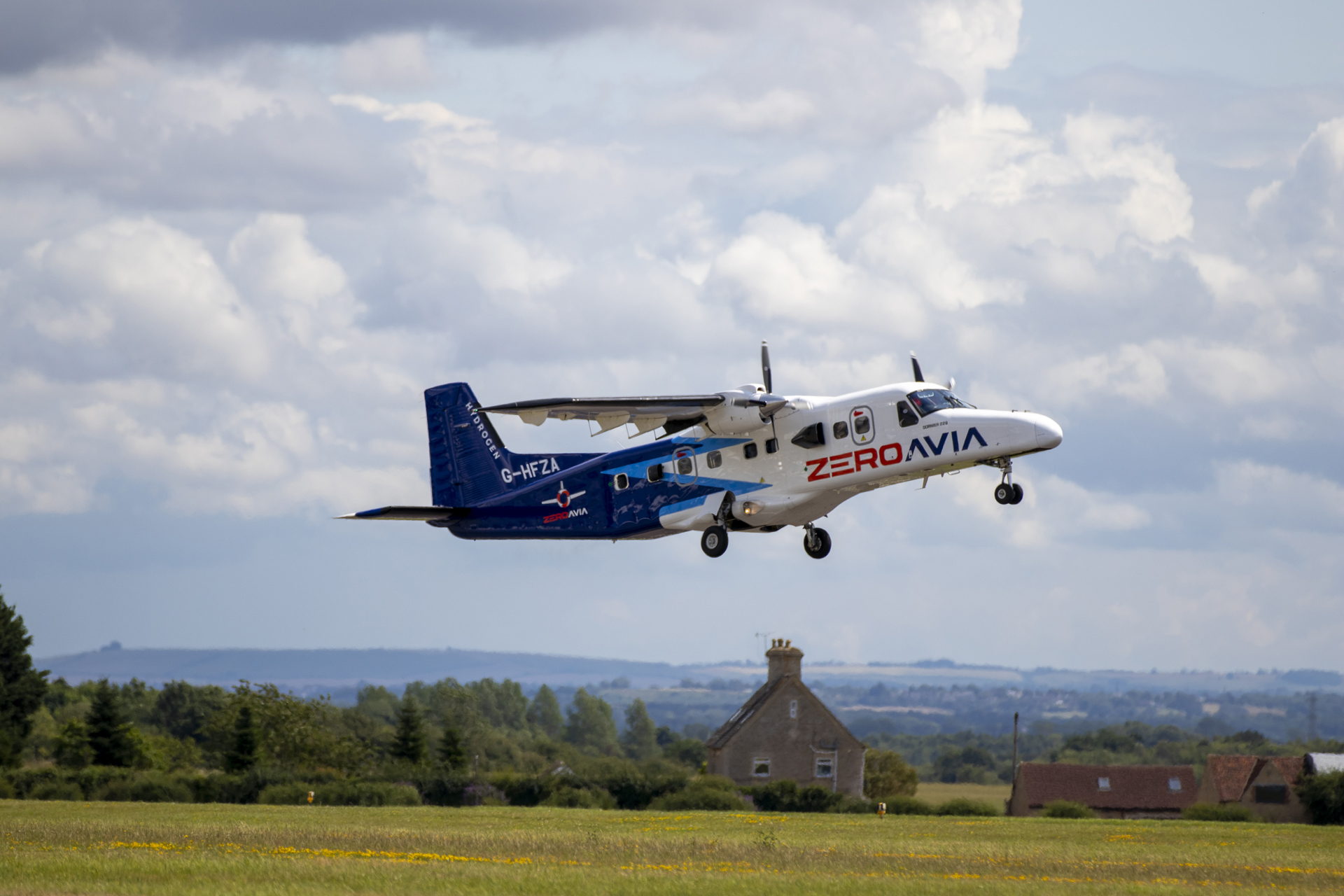 ZeroAvia's Dornier 288 10th test flight of prototype ZA600 engine in July 2023.