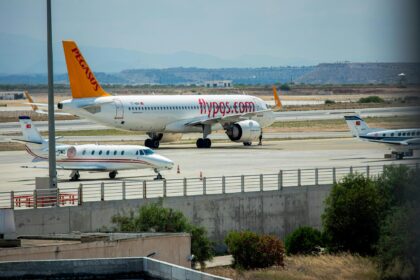 Pegasus Airlines Airbus A320-251N © Kasongo Bulobo