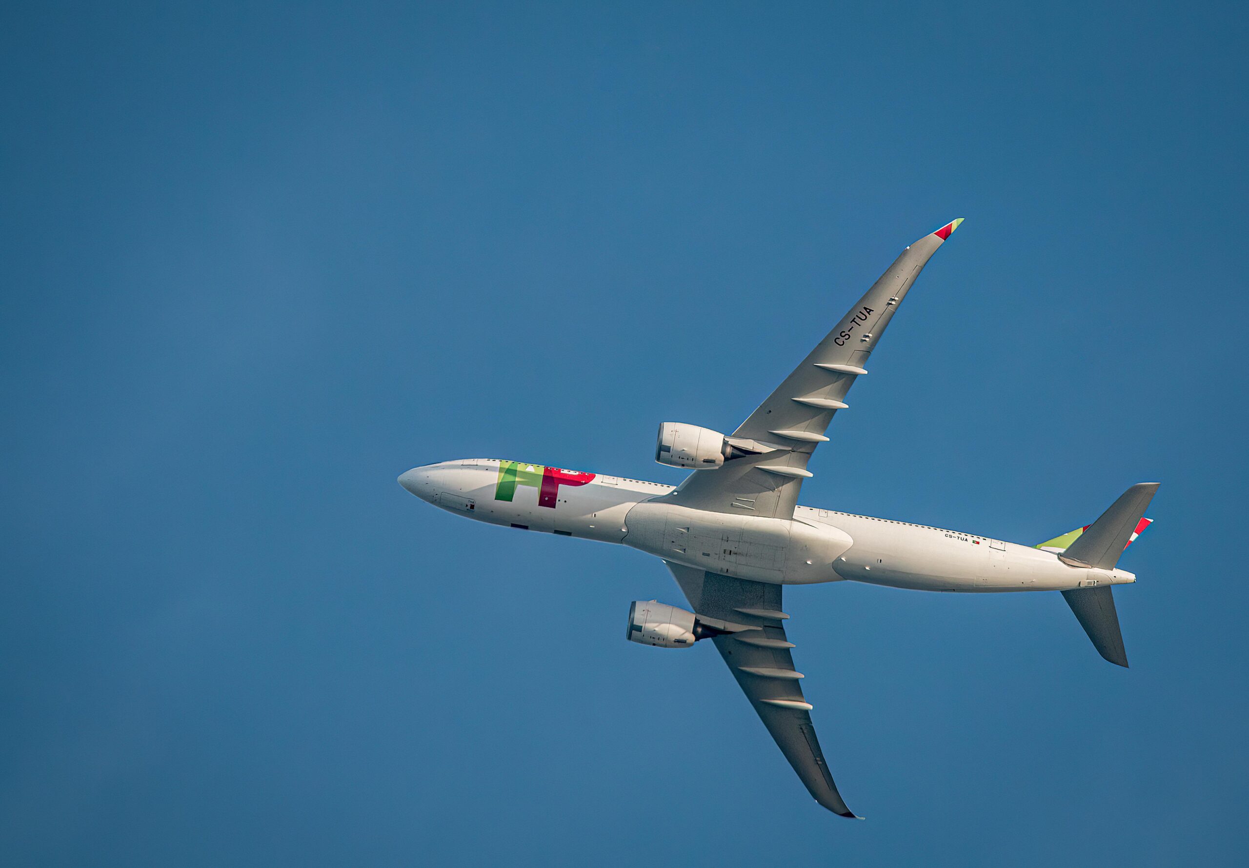TAP Portugal aircraft mid-air
