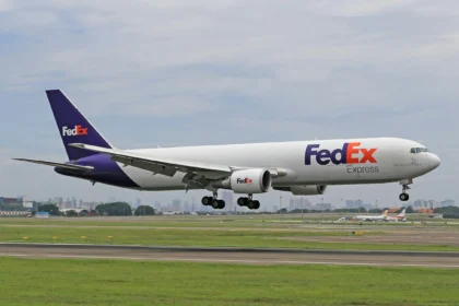 A Photo of a Departing FedEx Airplane