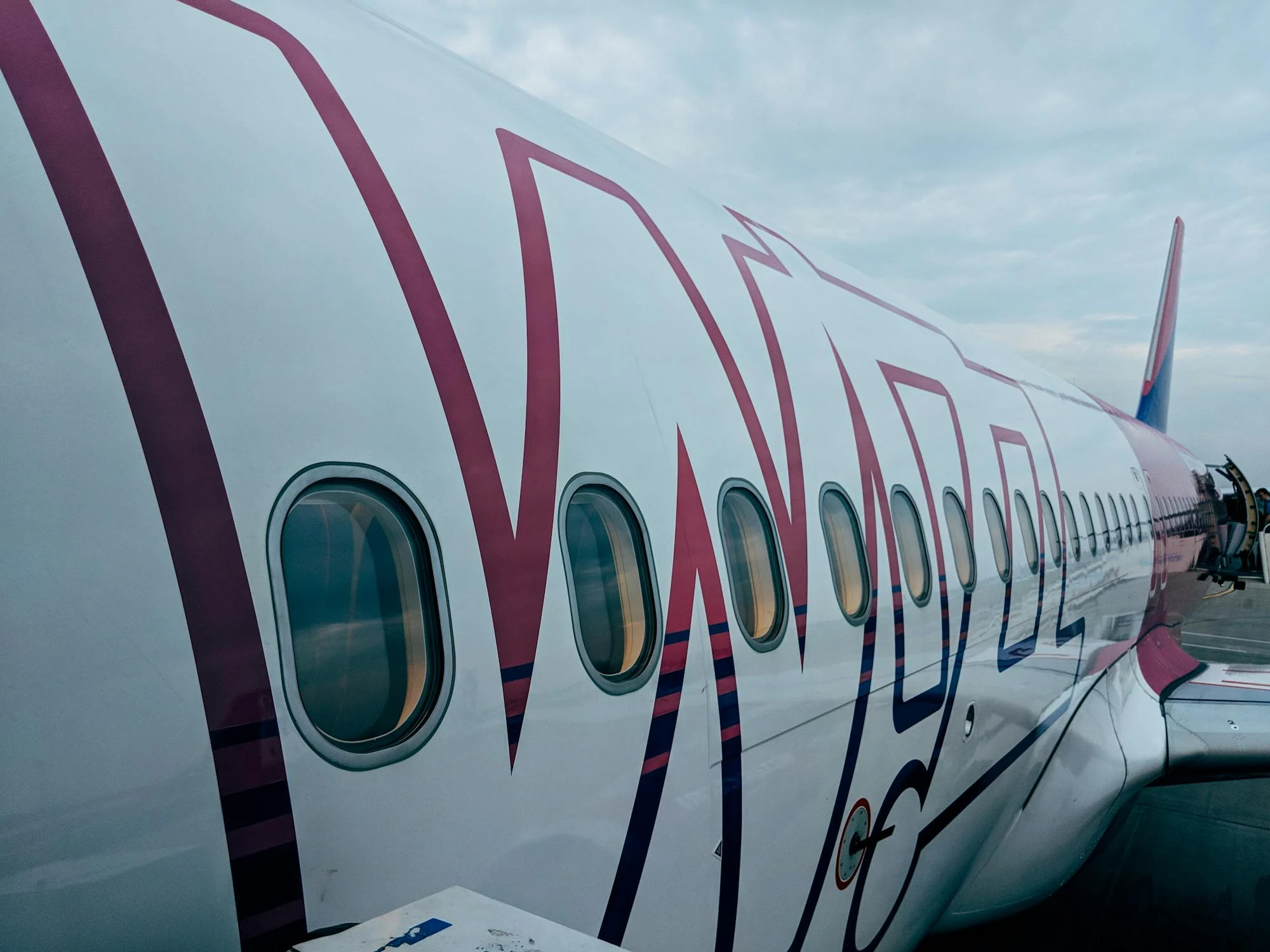 A close up photo of Wizz Air Airbus A320