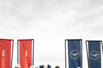 From left to right: Corey Hogan (Member of Parliament and Parliamentary Secretary to the Minister of Energy and Natural Resources), Max Schramm (President and CEO of Lufthansa Technik Canada), Mélanie Joly (Minister of Industry, Government of Canada), Joseph Schow (Minister of Jobs, Economy, Trade and Immigration, Government of Alberta), Georg Fanta (Vice President Commercials Engine Services at Lufthansa Technik) and Chris Dinsdale (President and CEO of Clagary Airports)