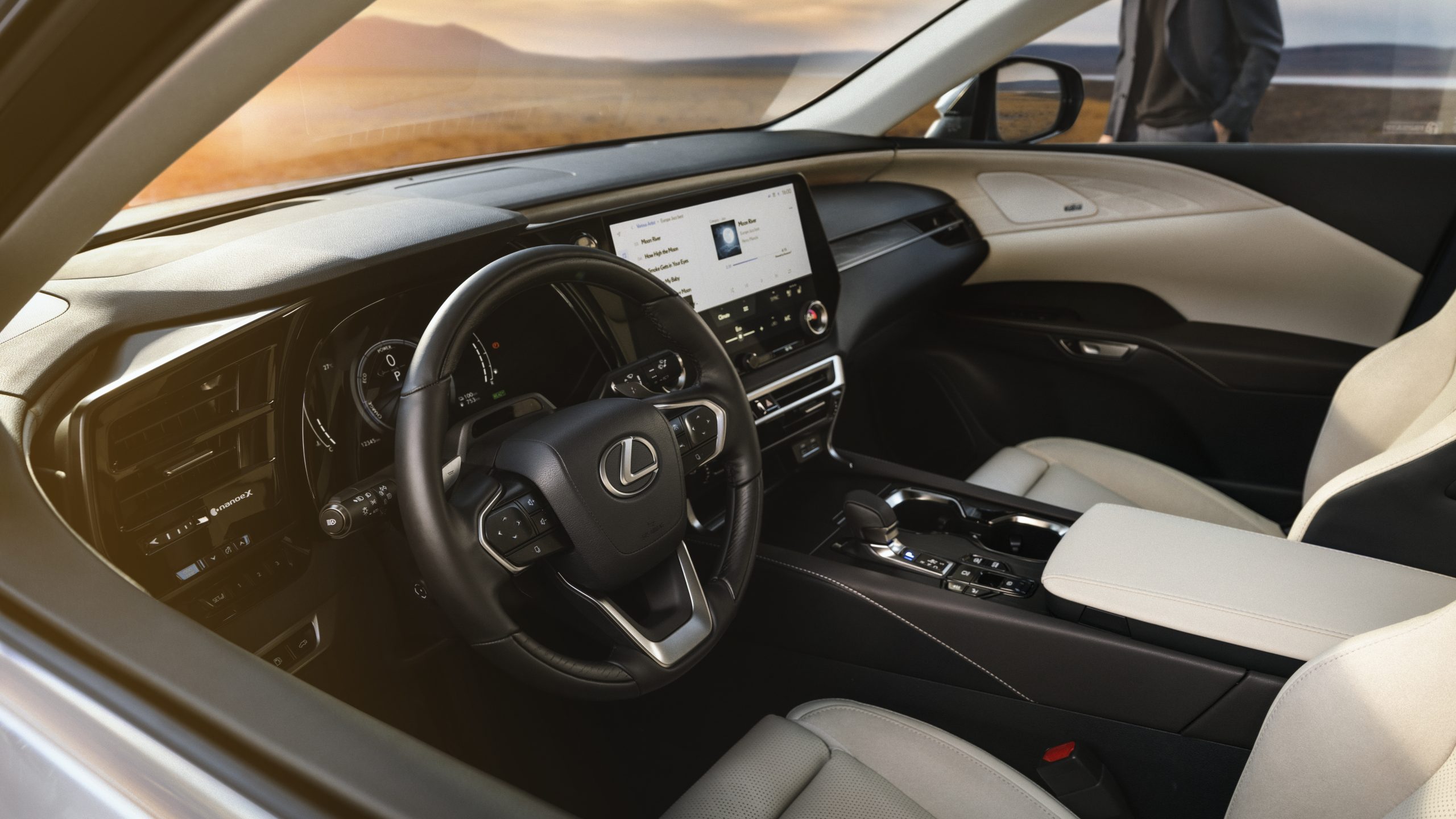© Lexus