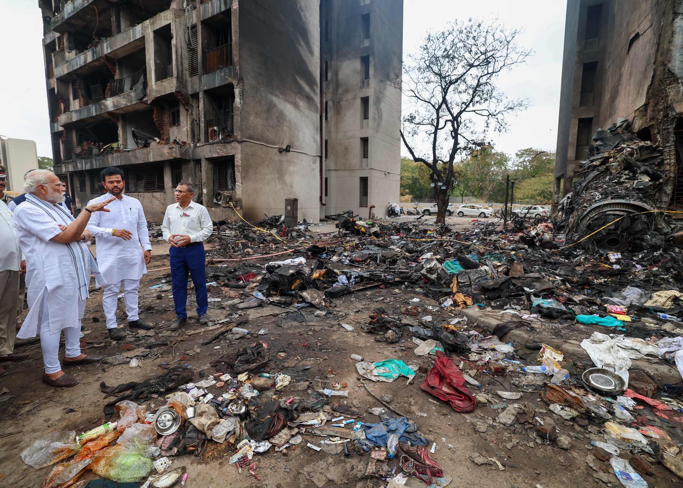 Prime Minister of Bharat, Shri Narendra Damodardas Modi, visits Air India crash site