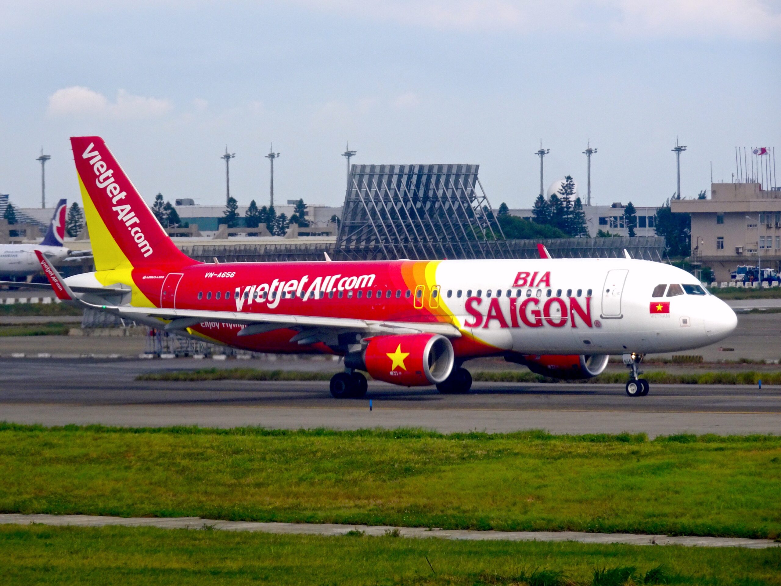 VietJet Air Airbus 320 at Taiwan International Airport (Taipei)