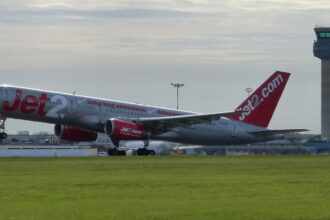 An image of a Jet2 Boeing 757-21B aircraft taking off