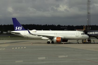 A SAS Airbus A320neo.
