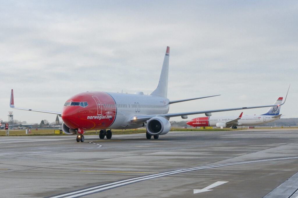 Scandinavia's second larget airline Norwegian Air Shuttle ASA expands its Boing 737-800 fleet