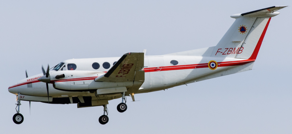 A Beechraft B200,
