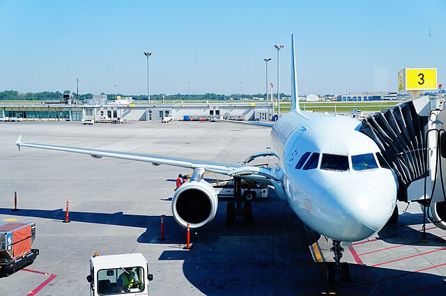 Air Canada to offer reimbursement to customers for flight cancellations and disruptions 