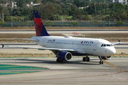 A Delta Airlines Airbus A319 on the tarmac at Los Angeles Airport.