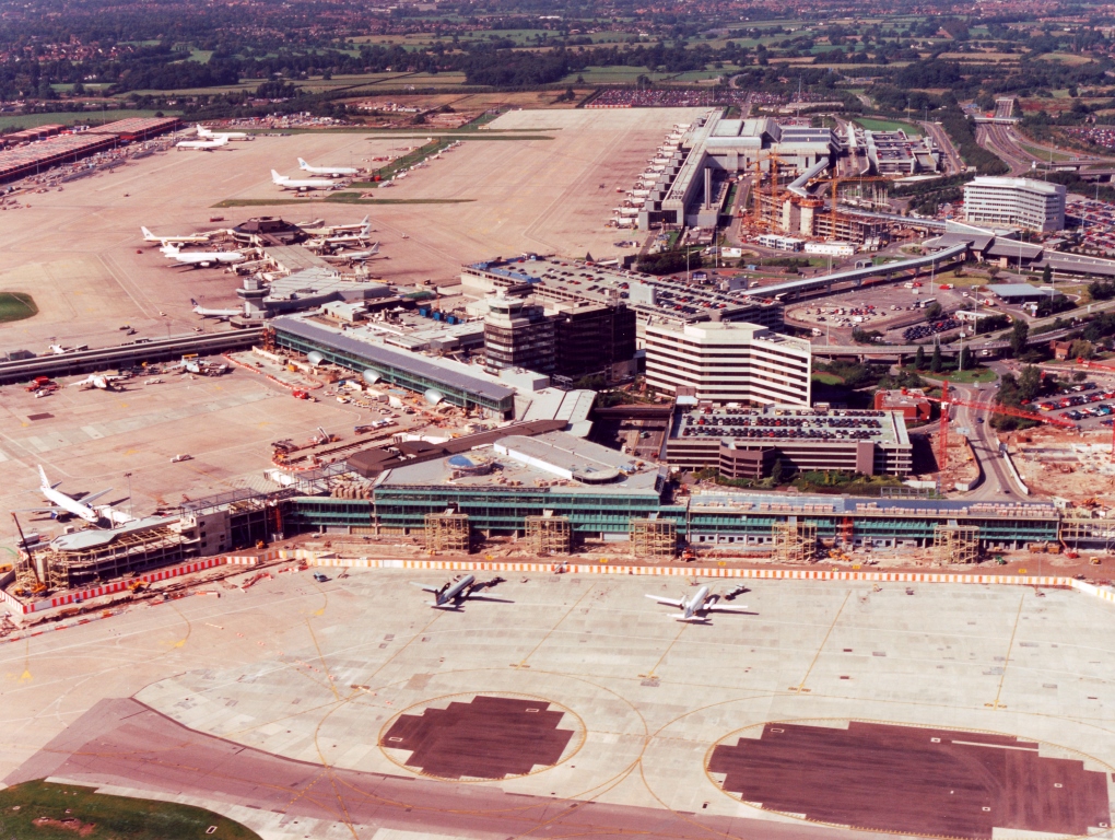Manchester Airport, airfield in 90s
