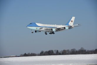 Landing of presidential aircraft, Air Force One