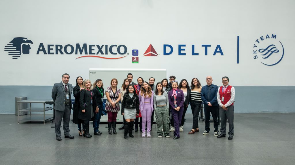 Delta and Aeromexico together at a job show