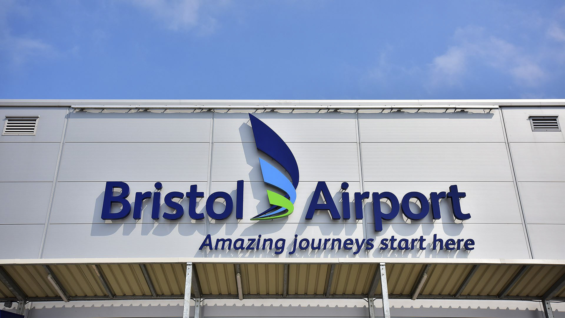 Jet2 expands their Greece summer programme for 2026 departing from Bristol airport. The airline has launched two destinations in the Olympus Riviera and Meganisi after a growing tourism demand for holidays in Greece.