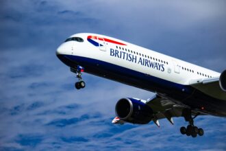 British Airways A350-1000 on final into Heathrow