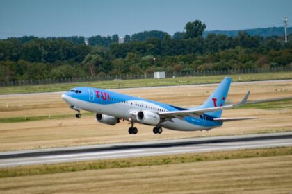 Tui Flight © Tim Dennert on Unsplash