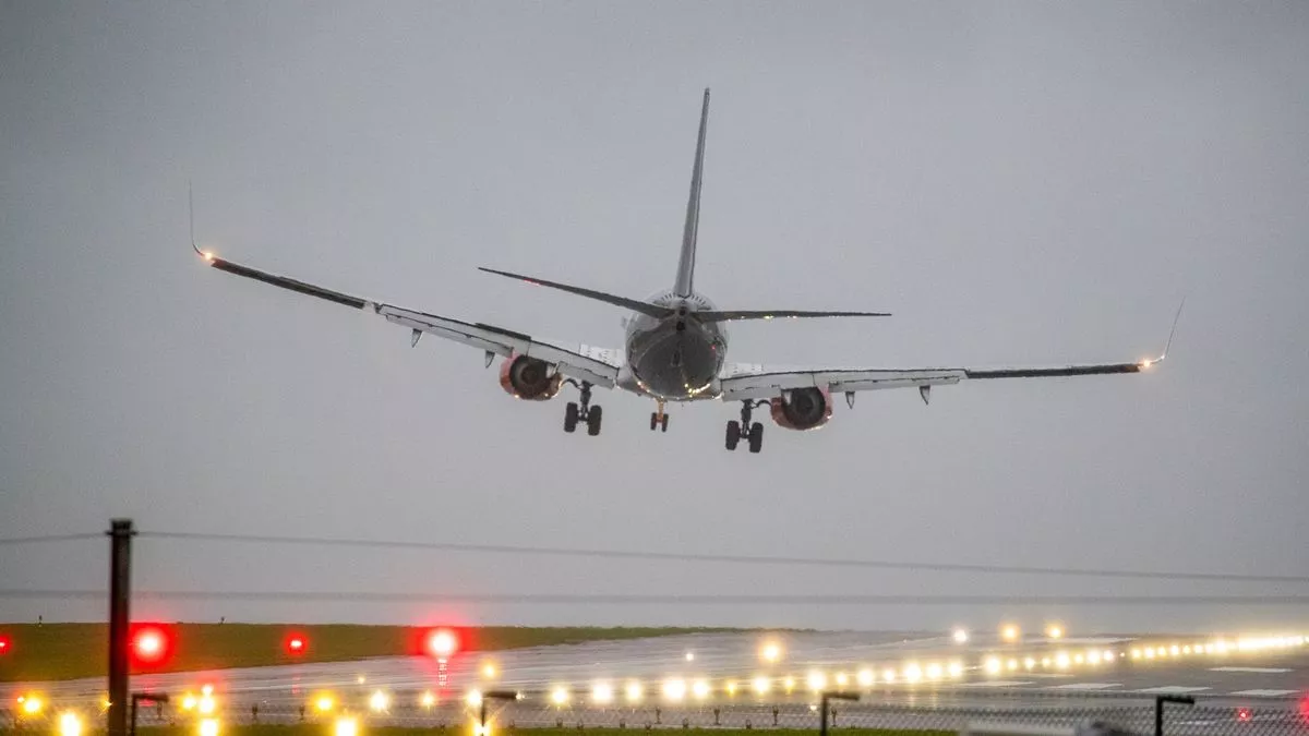 A picture of an aeroplane struggling to land during storm Amy 2025