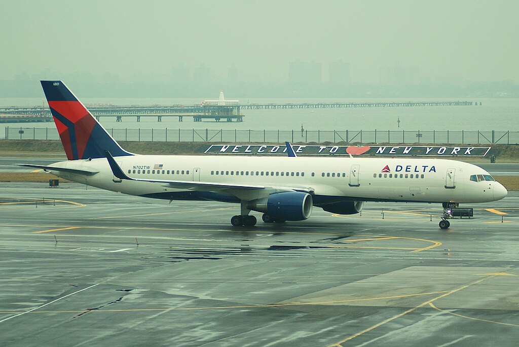 Zwei Delta-Flüge kollidieren beim Rollen auf dem Flughafen LaGuardia